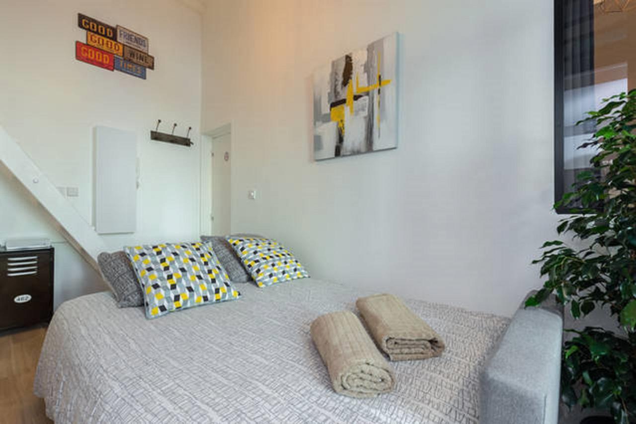 Angle Droit- Loft Charmant Et Atypique, Climatisation, Vieux-尼斯 外观 照片